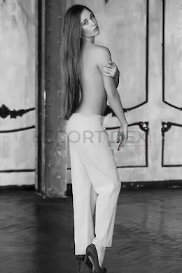 Julia - picture 496 of 5