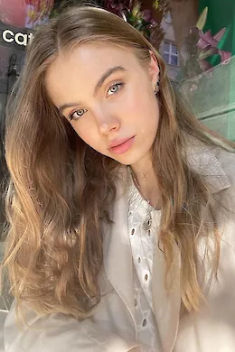 PILAR - picture 1 of 6