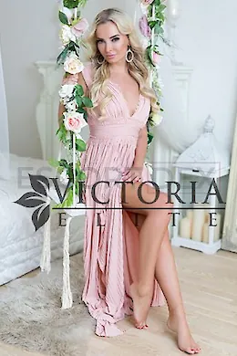 ELISABETH - picture 1 of 6