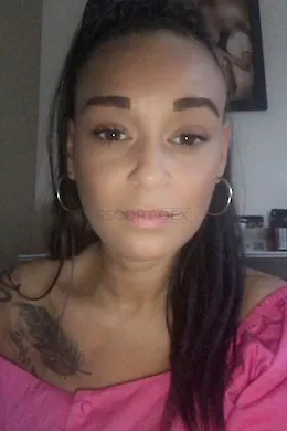 Candice - picture 1 of 6