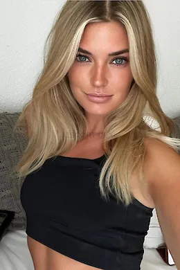 CARLY - picture 1 of 6