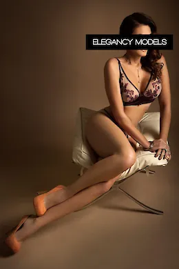 Nina - picture 1 of 6