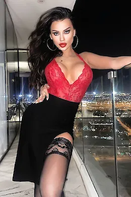 Linda - picture 1 of 4