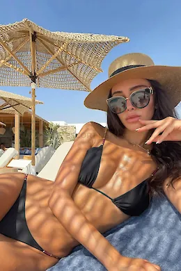 JANINE - picture 1 of 6