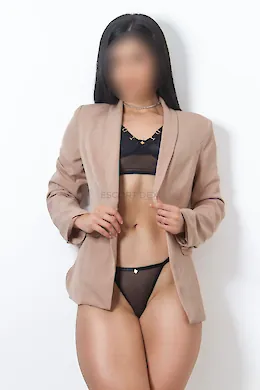 Ana Pussett - picture 1 of 3