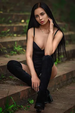 ELLINOR - picture 1 of 6