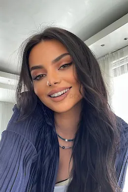 JANELLE - picture 1 of 6