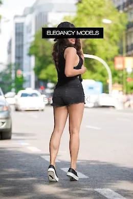 Jenifer - picture 1 of 6