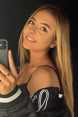 MALUNIA - picture 1 of 5