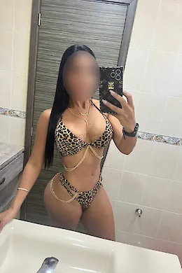 Evelyn - picture 1 of 3