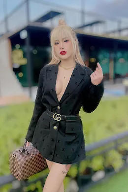 Tina - picture 1 of 3