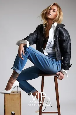 Xenia - picture 1 of 6