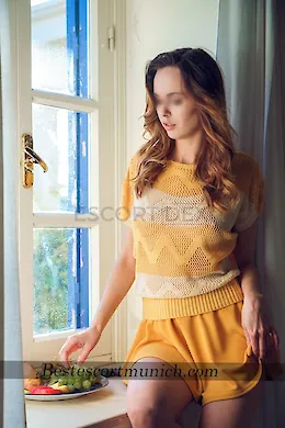 Ava - picture 1 of 4