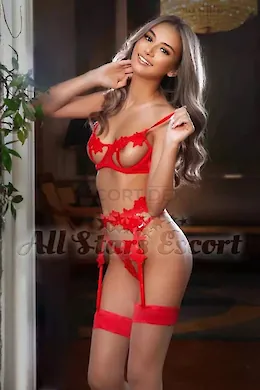 Lexi - picture 1 of 5