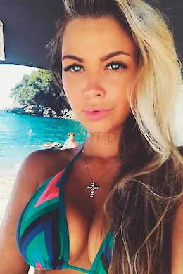 KATRINA AMOUR - picture 1 of 6