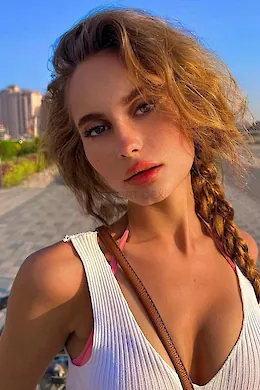 NAOMI - picture 1 of 6