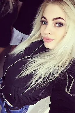 NOELLE PRETTY - picture 1 of 5