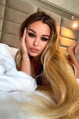 Ciara - picture 1 of 4