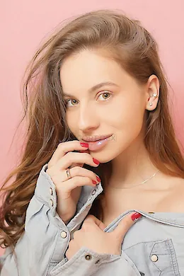 LENA FRENCHKISS - picture 1 of 6