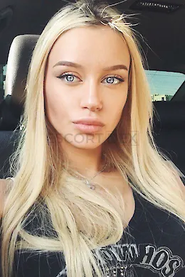 MICHELLE SEXY - picture 1 of 5