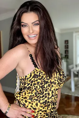 Miss Hunter - picture 1 of 4