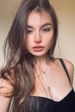 MOIRA - picture 1 of 6