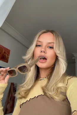 HAZEL - picture 1 of 6