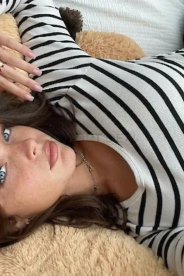 LORY - picture 1 of 6