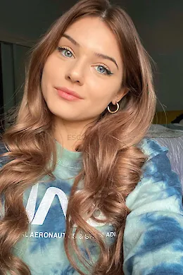 ANNICK - picture 1 of 6