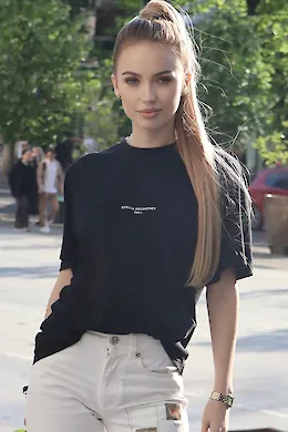 LURENE - picture 1 of 6