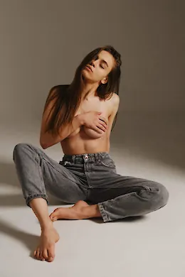 ESZTER - picture 1 of 6