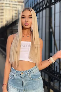 CHELSEA - picture 1 of 6