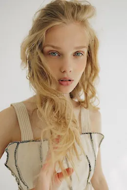 OTILIA - picture 1 of 6