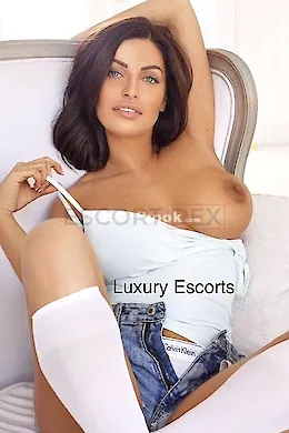 Serena - picture 1 of 5