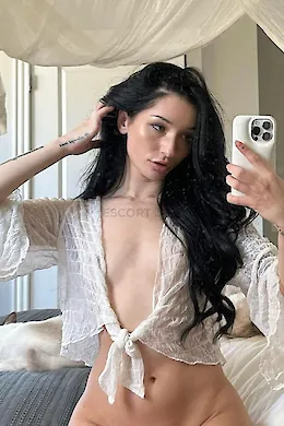 LYAISAN - picture 1 of 6