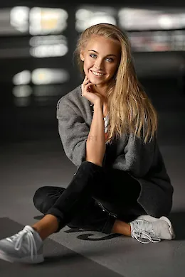 ELISSA - picture 1 of 6