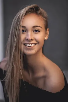 ELISSA - picture 1 of 6