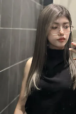 Anna - picture 1 of 3