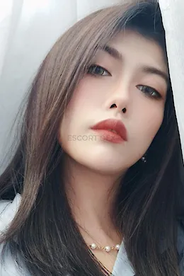 Anna - picture 1 of 3