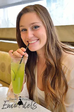 Sasha - picture 1 of 4