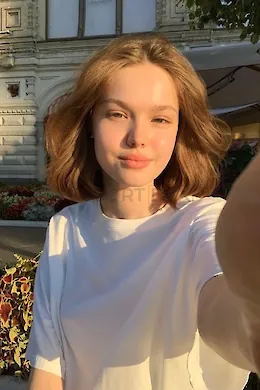 LAINEY - picture 1 of 6