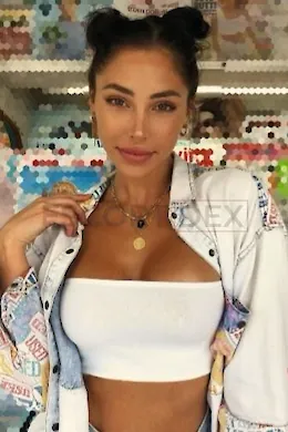 VALORIE - picture 1 of 4