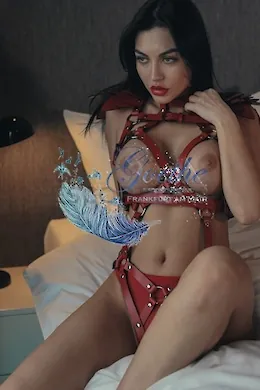 Camilla - picture 2 of 6