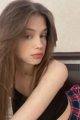 GWEN - picture 1 of 6