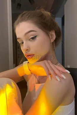 GWEN - picture 1 of 6