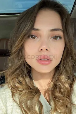 LETICIA - picture 1 of 6