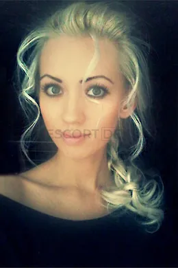 TARYN - picture 1 of 6