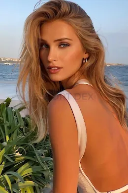 RONICA - picture 1 of 6