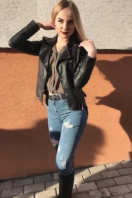 PEYTON - picture 1 of 6