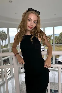 ELAINEandJANIS - picture 1 of 6